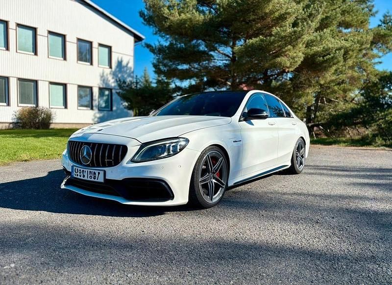 Weiß Gebraucht 2021 Mercedes C63S AMG AMG Limousine | 52.600 € (Guter Preis) - Bild 1/4