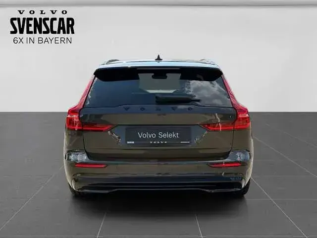 Gebraucht Volvo V60 145 PS (106 kW) 2023 Kombi