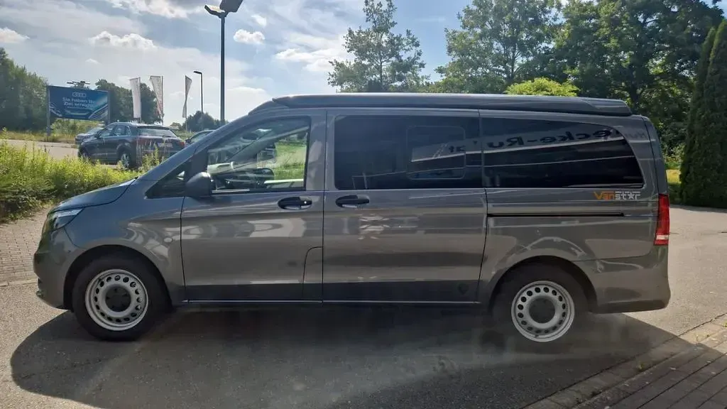 Neu Mercedes Vito 190 PS (139 kW) 2025 Grau Van
