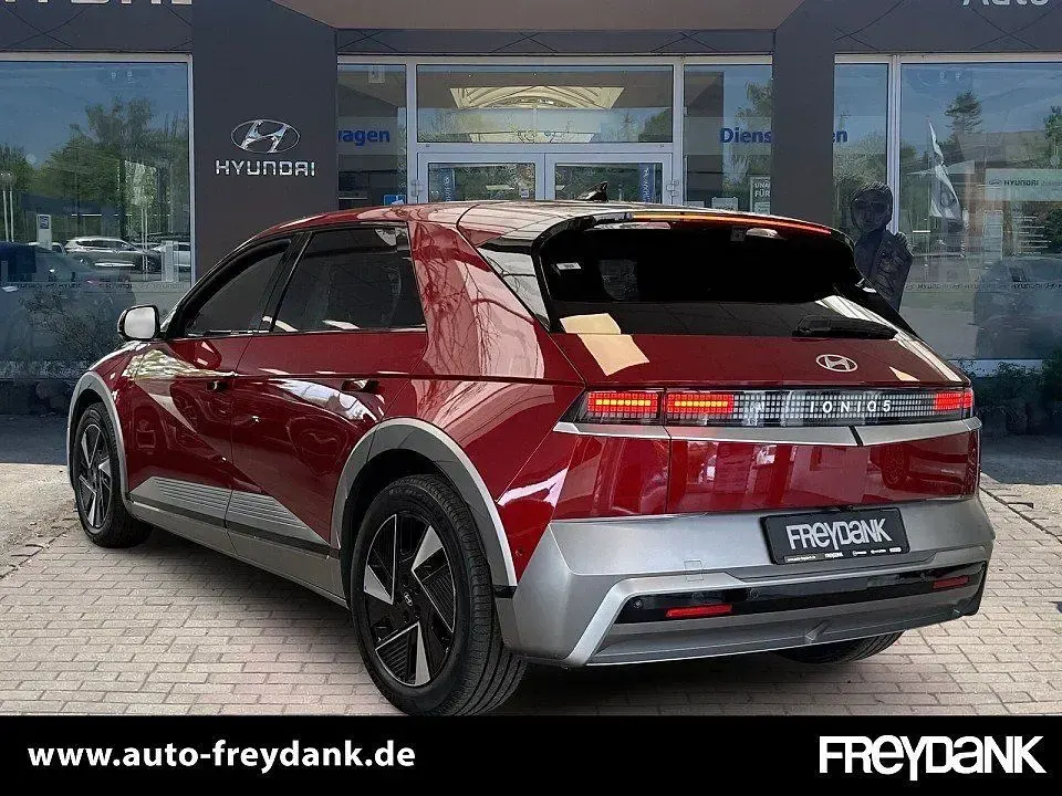 Neu Hyundai Ioniq 5 167 kW (228 PS) 2026 Ultimate red metallic SUV