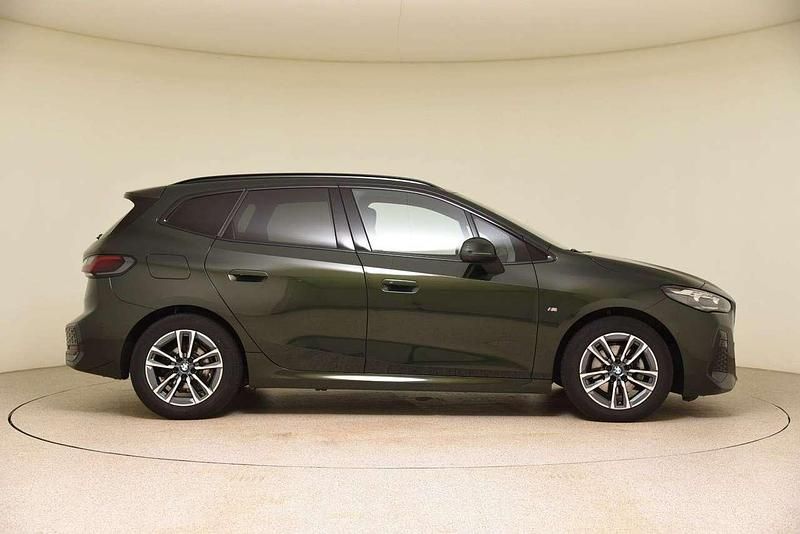 Gebraucht BMW 218 M Sport 136 PS (100 kW) 2024 Sanremo green met. Van / Kleinbus