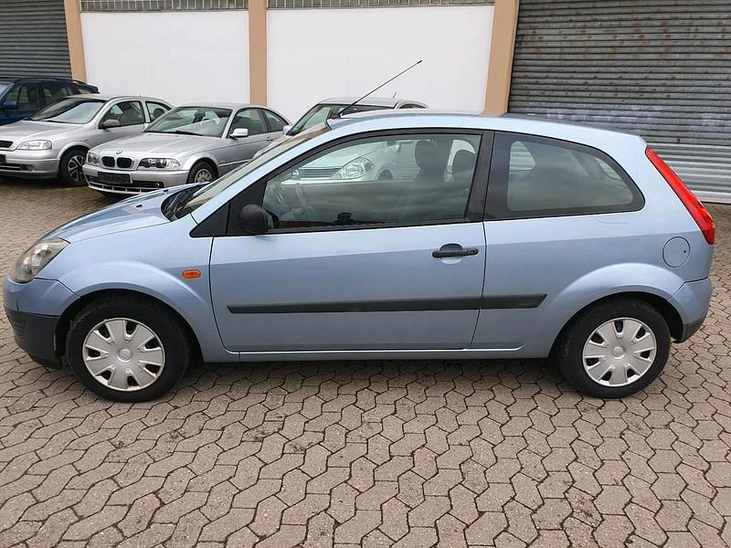 Gebraucht Ford Fiesta 60 PS (44 kW) 2006 Blau Kleinwagen