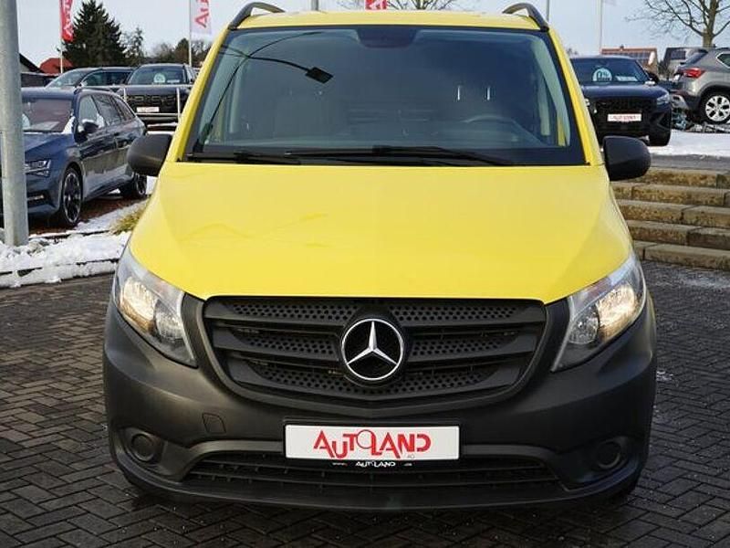 Gebraucht Mercedes Vito 102 PS (75 kW) 2021 Gelb Van