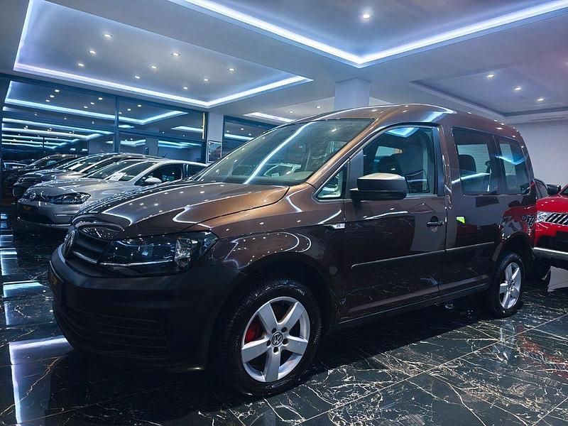 Gebraucht VW Caddy Conceptline 122 PS (89 kW) 2015 Chestnut brown metallic Van / Kleinbus