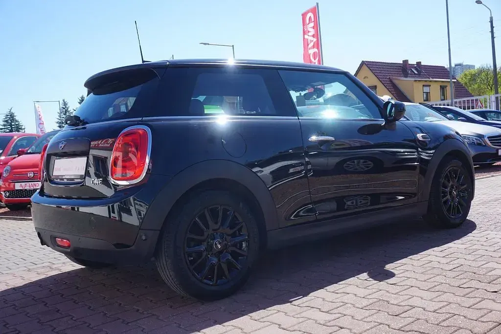 Occasion Mini Cooper 102 PK (75 kW) 2020 Zwart Hatchback