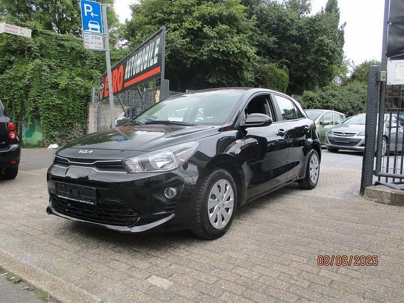 Schwarz Gebraucht 2021 Kia Rio Edition 7 Limousine | 10.850 € (Guter Preis) - Bild 1/4