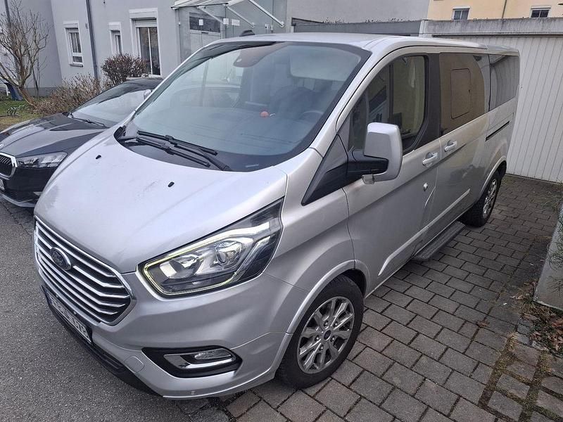 Gebraucht Ford Tourneo 131 PS (96 kW) 2019 Grau Van / Kleinbus