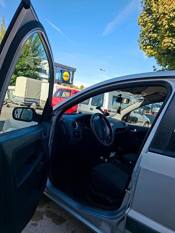 Gebraucht Ford Fusion 80 PS (58 kW) 2009 Grau Kleinwagen