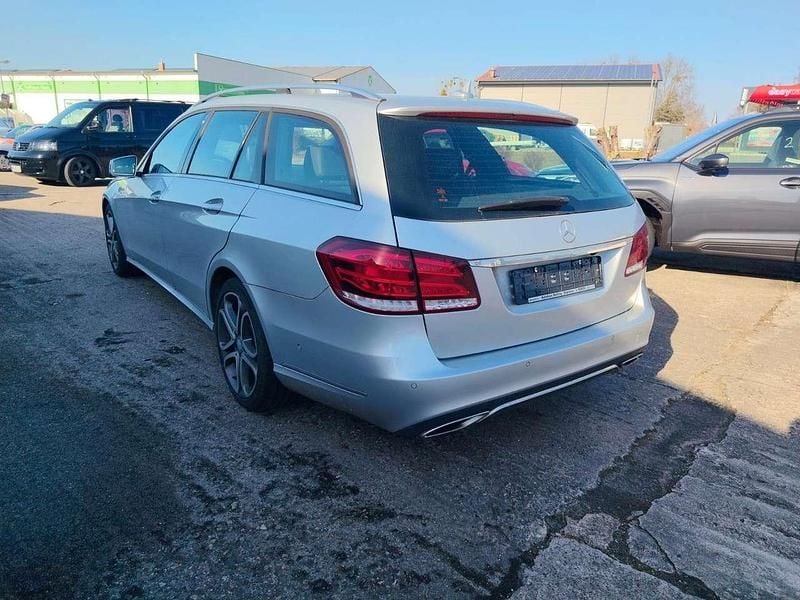 Gebraucht Mercedes E200 Avantgarde 184 PS (135 kW) 2017 Silber Kombi