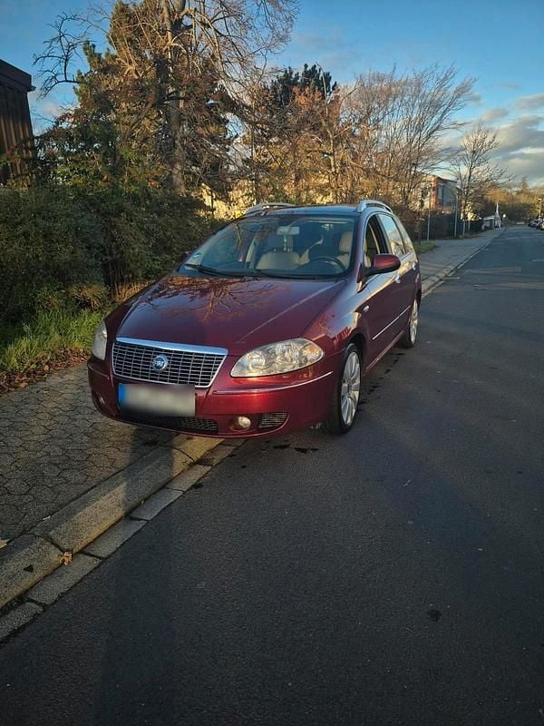 Gebraucht Fiat Croma 147 PS (108 kW) 2006 Rot Kombi