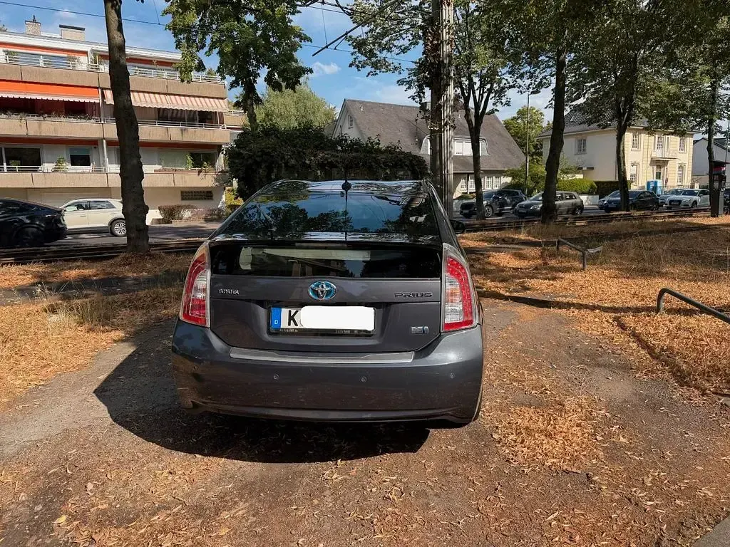 Gebraucht Toyota Prius Executive 136 PS (100 kW) 2012 Grau Limousine
