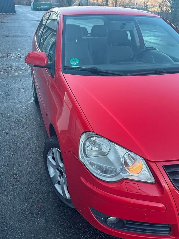 Gebraucht VW Polo 60 PS (44 kW) 2009 Rot Kleinwagen