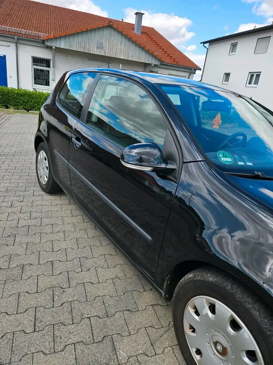 Gebraucht VW Golf V 75 PS (55 kW) 2005 Schwarz Kleinwagen
