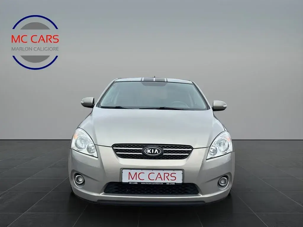 Gebraucht Kia Ceed 126 PS (92 kW) 2010 Silber Kleinwagen