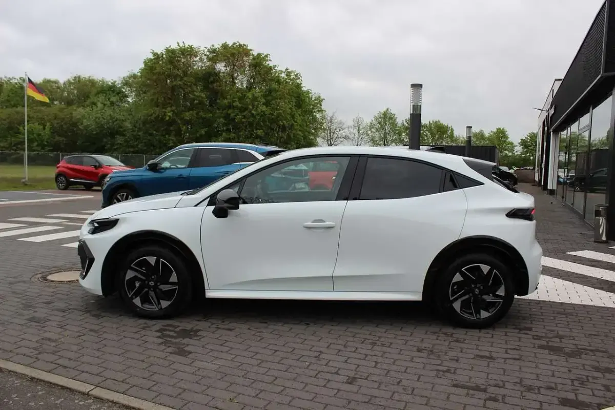 Neu Renault Clio V Techno 158 PS (116 kW) 2026 Gletscherweiss Kleinwagen
