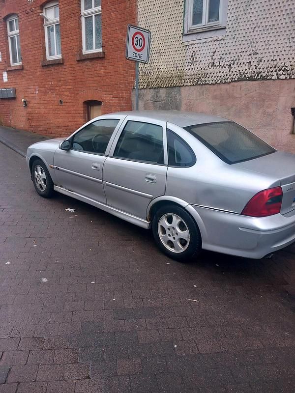 Gebraucht Opel Vectra 125 PS (91 kW) 1999 Limousine