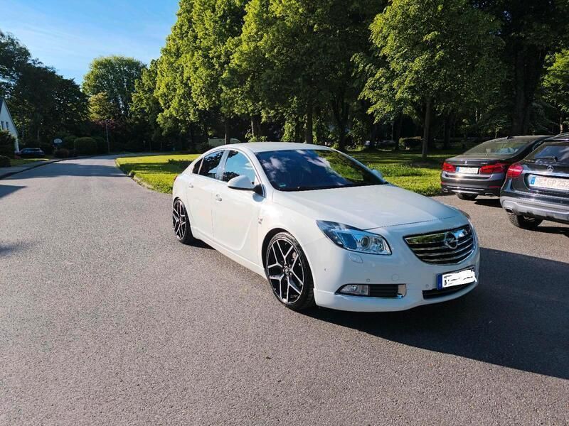 Weiß Gebraucht 2011 Opel Insignia OPC Limousine | 9.390 € - Bild 1/4