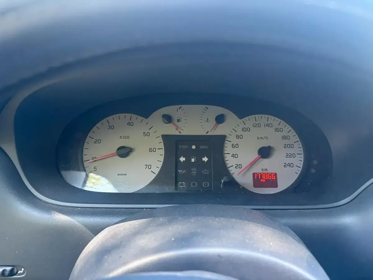 Gebraucht Renault Mégane Cabriolet 95 PS (69 kW) 1999 Gelb Cabrio
