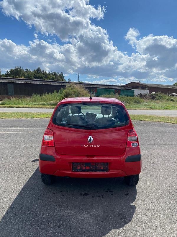 Gebraucht Renault Twingo 58 PS (42 kW) 2011 Rot Kleinwagen