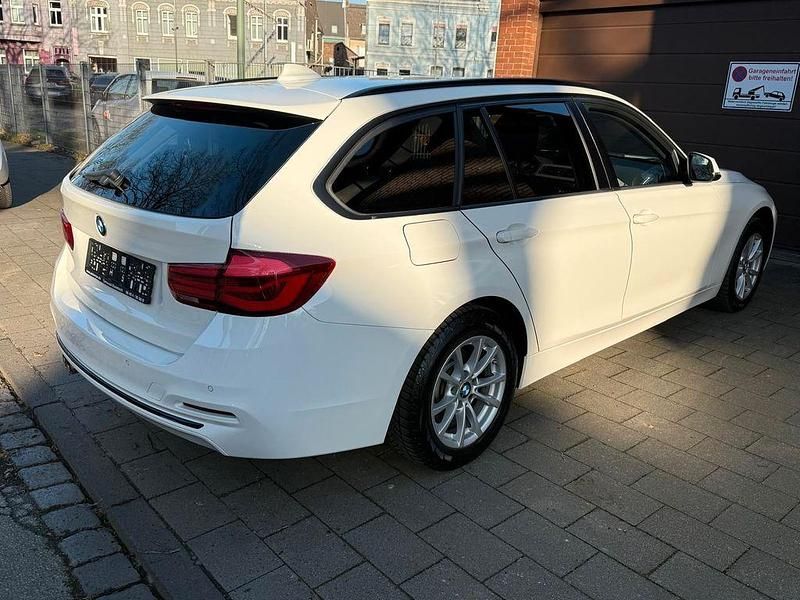 Gebraucht BMW 320 Advantage 190 PS (139 kW) 2016 Weiß Kombi