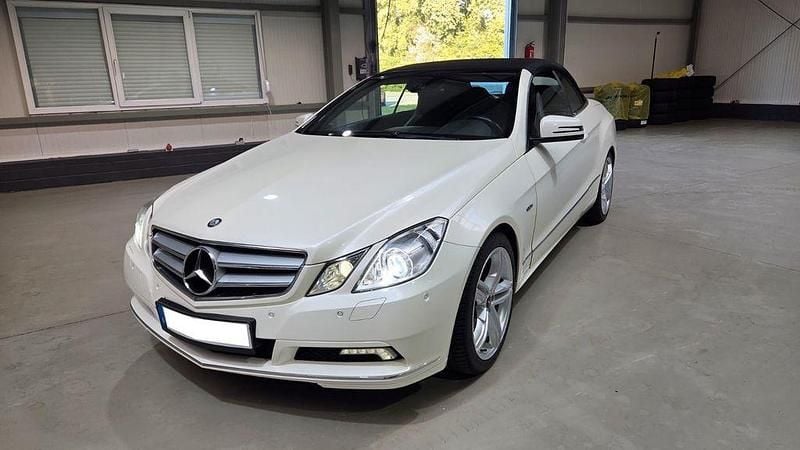 Weiß Gebraucht 2010 Mercedes E350 Avantgarde Cabrio | 12.300 € (Fairer Preis) - Bild 1/4