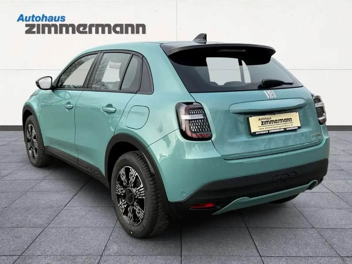 Neu Fiat 600 Business 110 PS (80 kW) 2026 Blau SUV