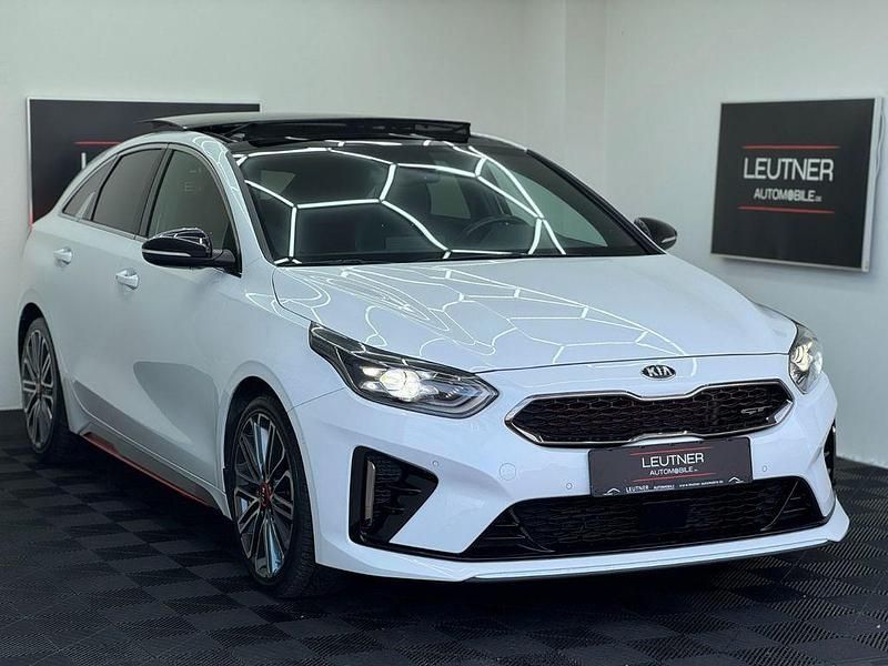 Weiß Gebraucht 2020 Kia ProCeed GT Kleinwagen | 16.900 € (Guter Preis) - Bild 1/4