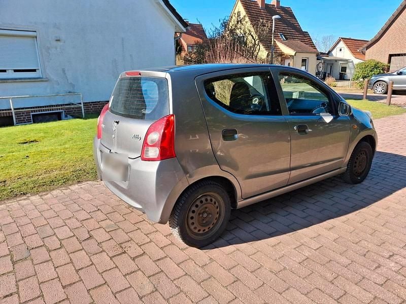 Gebraucht Suzuki Alto 68 PS (50 kW) 2013 Grau Kleinwagen