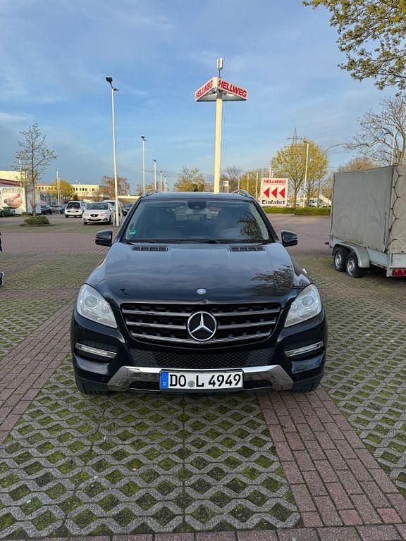 Gebraucht Mercedes ML350 258 PS (189 kW) 2012 Schwarz SUV