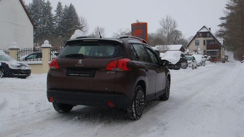 Gebraucht Peugeot 2008 Active 120 PS (88 kW) 2015 Braun SUV