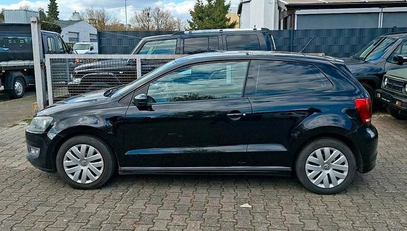 Second-hand VW Polo 75 CP (55 kW) 2011 Negru Hatchback