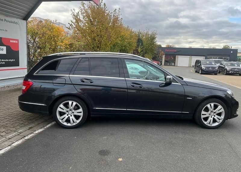 Gebraucht Mercedes C220 170 PS (125 kW) 2011 Schwarz Kombi