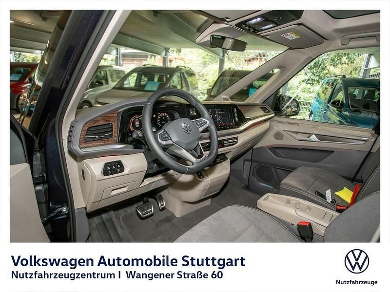 Second-hand VW Multivan Style 150 CP (110 kW) 2024 Albastru Monovolum