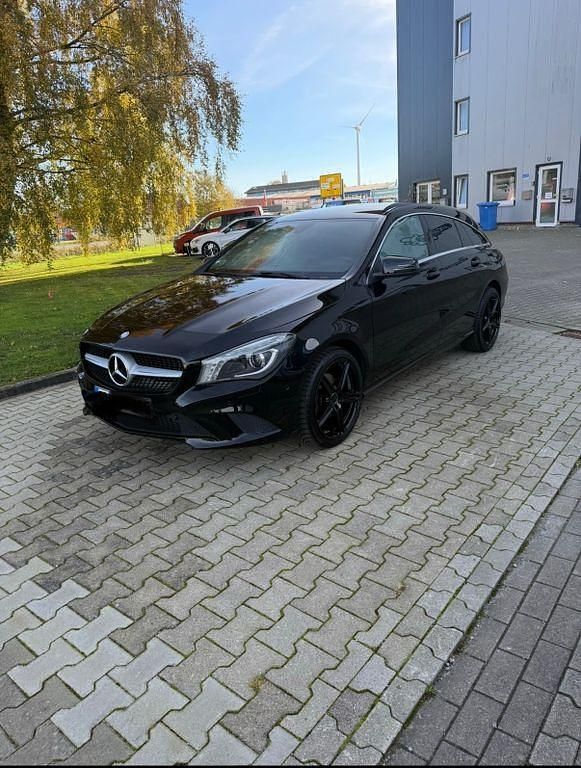 Schwarz Gebraucht 2015 Mercedes CLA200 Shooting Brake Kombi | 17.500 € (Fairer Preis) - Bild 1/4