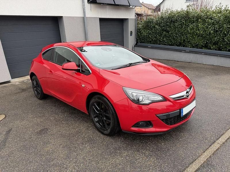 Gebraucht Opel Astra GTC Innovation 165 PS (121 kW) 2012 Rot Limousine