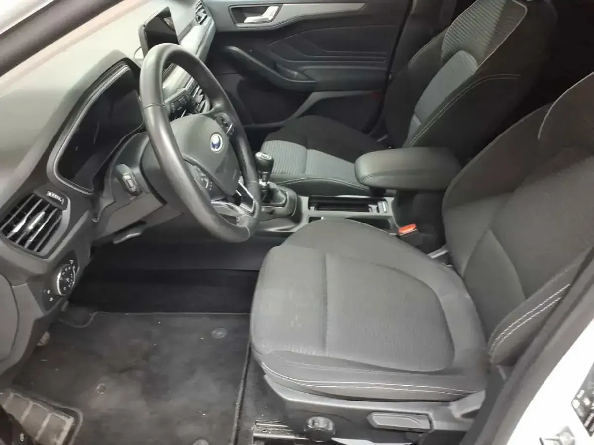Gebraucht Ford Focus Titanium 125 PS (91 kW) 2023 Weiß Limousine