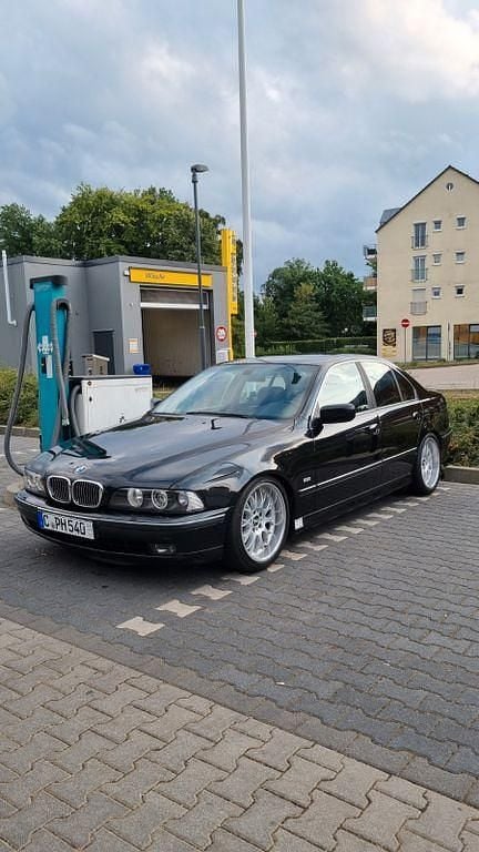 Second-hand BMW 540 Performance 286 CP (210 kW) 2000 Negru Berlinǎ