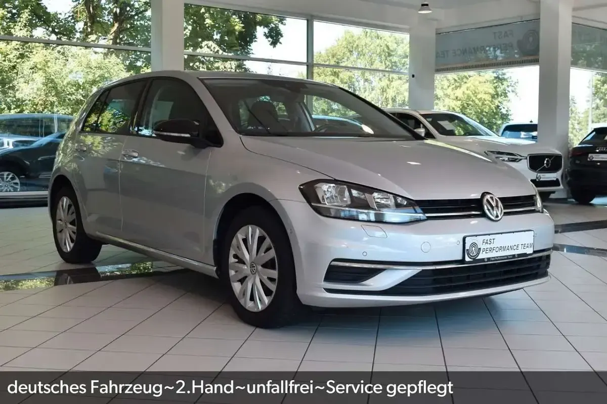 Gebraucht VW Golf VII IQ Drive 116 PS (85 kW) 2020 Reflexsilber Limousine