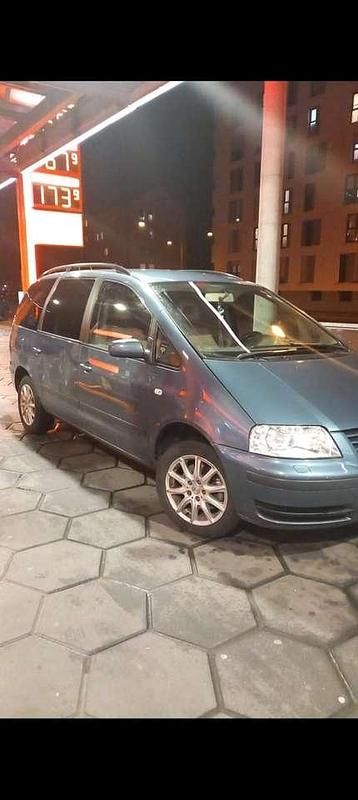 Blau Gebraucht 2003 VW Sharan Comfortline Van / Kleinbus | 2.200 € (Fairer Preis) - Bild 1/4