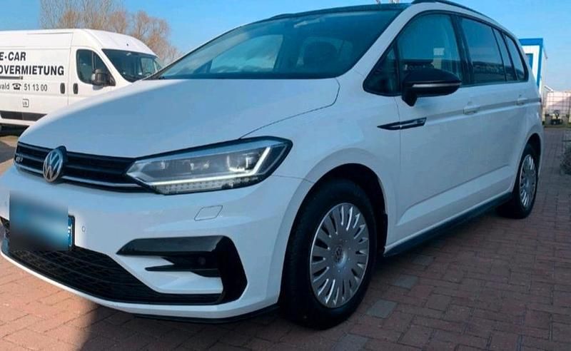 Weiß Gebraucht 2019 VW Touran R Van / Kleinbus | 18.500 € (Guter Preis) - Bild 1/4