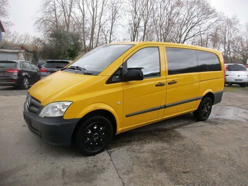 Gelb Gebraucht 2011 Mercedes Vito Van / Kleinbus | 8.490 € (Guter Preis) - Bild 1/4