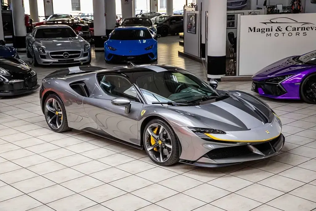 Gebraucht Ferrari SF90 999 PS (734 kW) 2023 Grau