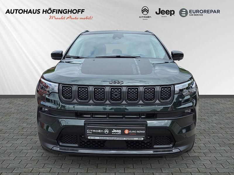 Neu Jeep Compass North 131 PS (96 kW) 2025 Grün SUV