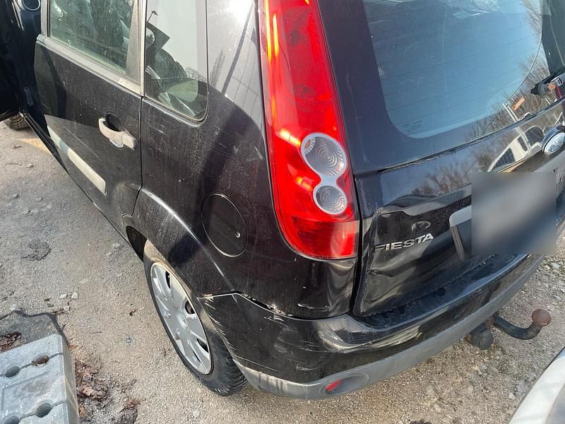 Second-hand Ford Fiesta 2007 Negru Hatchback