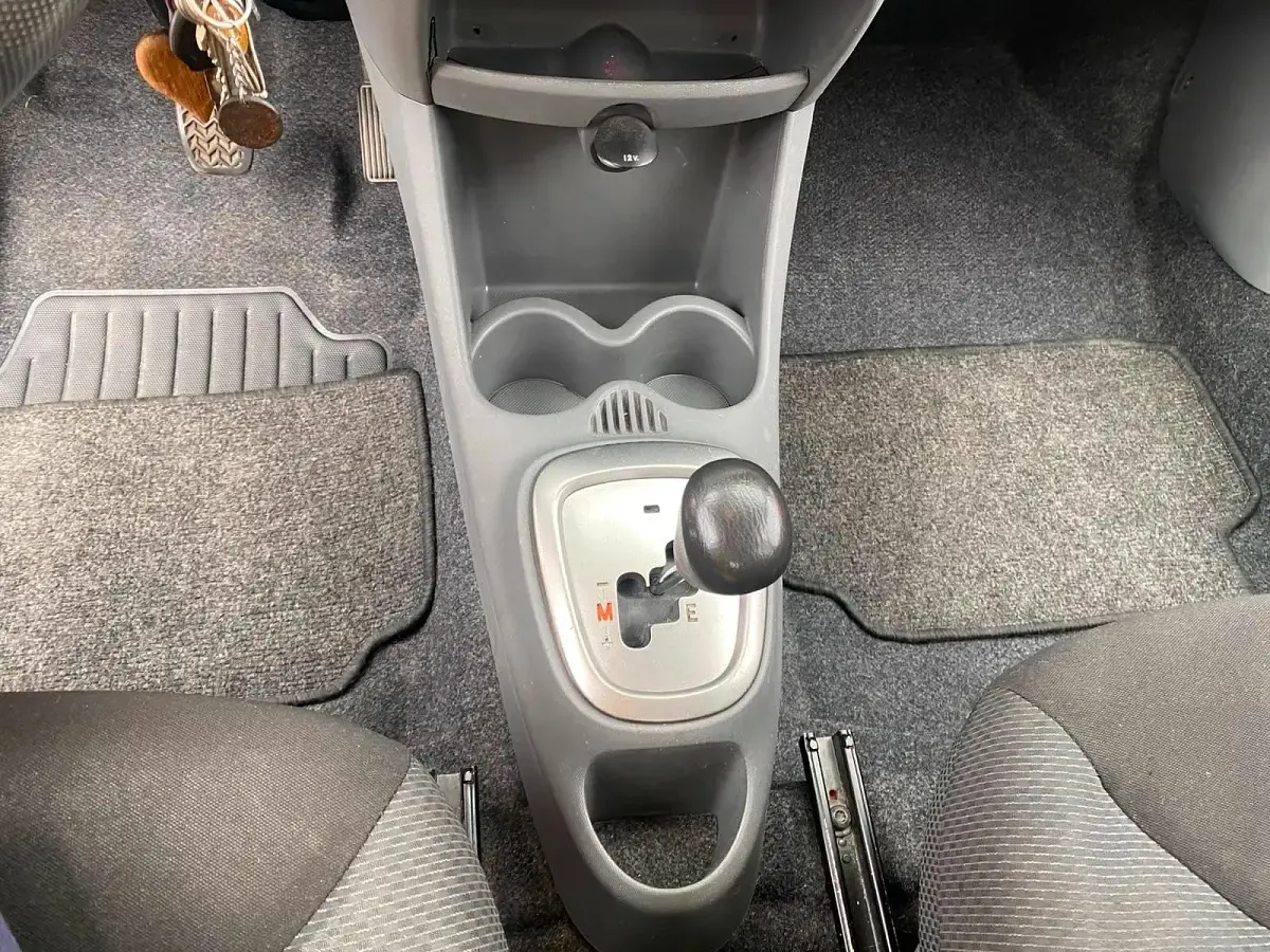 Gebraucht Toyota Aygo 68 PS (50 kW) 2006 Rot Kleinwagen