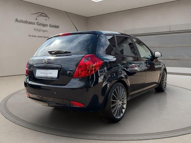 Gebraucht Kia Ceed 109 PS (80 kW) 2007 Schwarz Kleinwagen