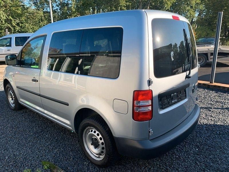 Second-hand VW Caddy 109 CP (80 kW) 2014 Argintiu Monovolum