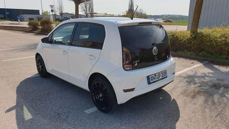 Second-hand VW up! 60 CP (44 kW) 2017 Alb Hatchback