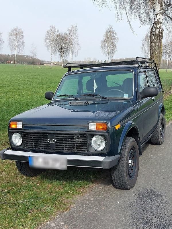 Gebraucht Lada niva 83 PS (61 kW) 2014 Grün SUV