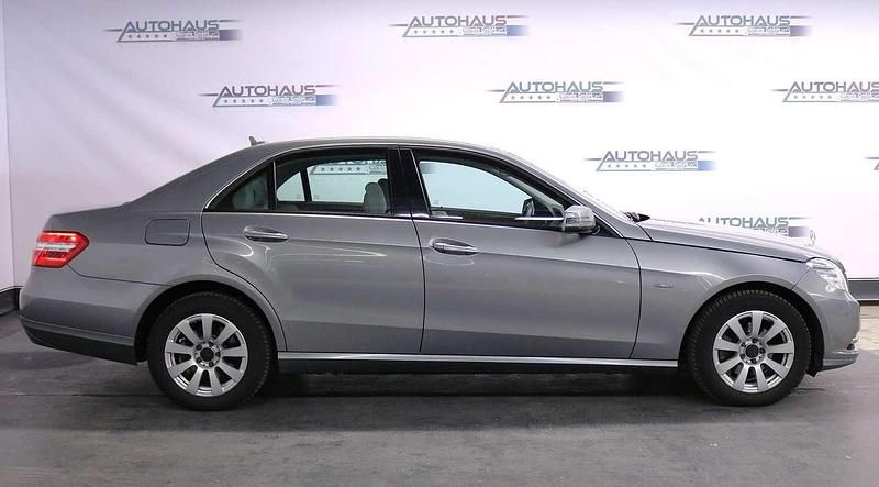 Gebraucht Mercedes E220 170 PS (125 kW) 2010 Palladiumsilber  metalliclack Limousine